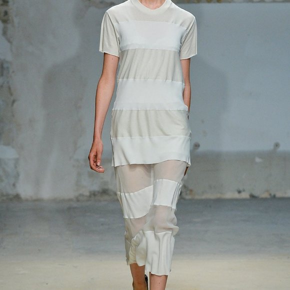 ❌SOLD❌Damir Doma Tee - Picture 1 of 2